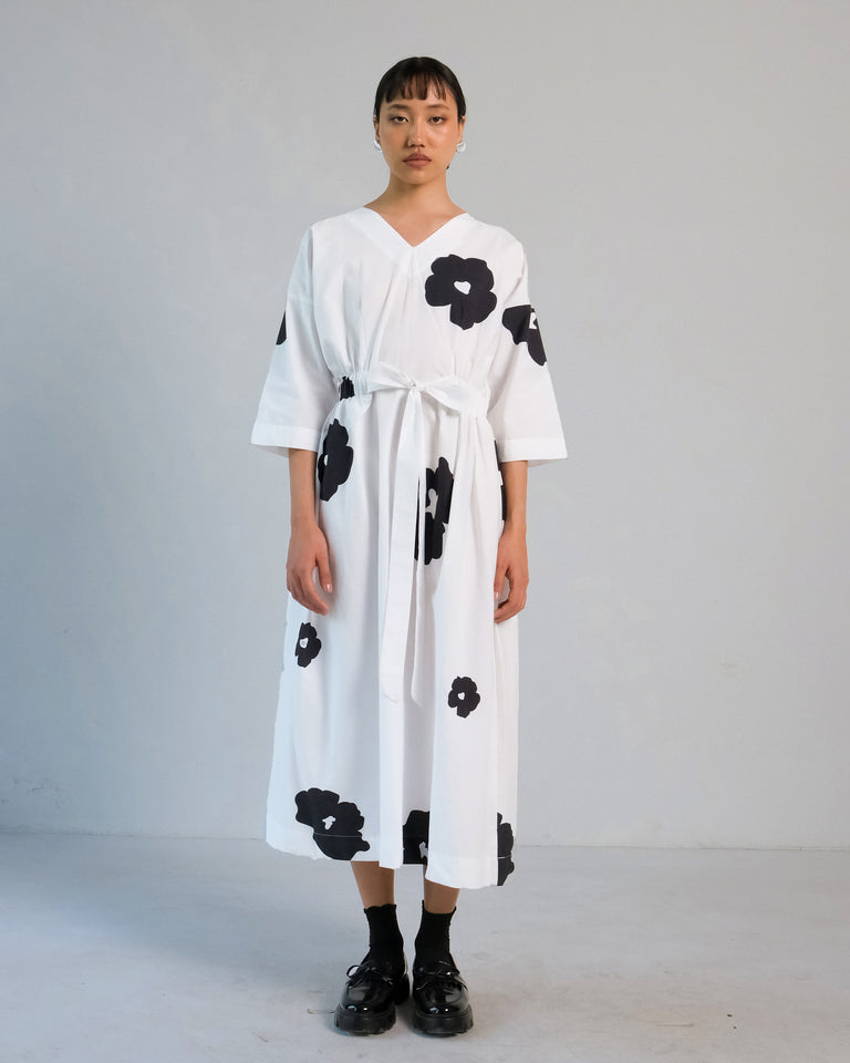 Load image into Gallery viewer, Madera Belt Dress - B&W