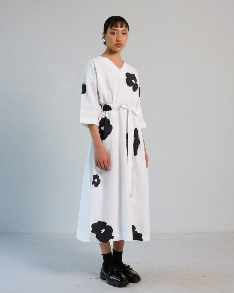 Load image into Gallery viewer, Madera Belt Dress - B&W