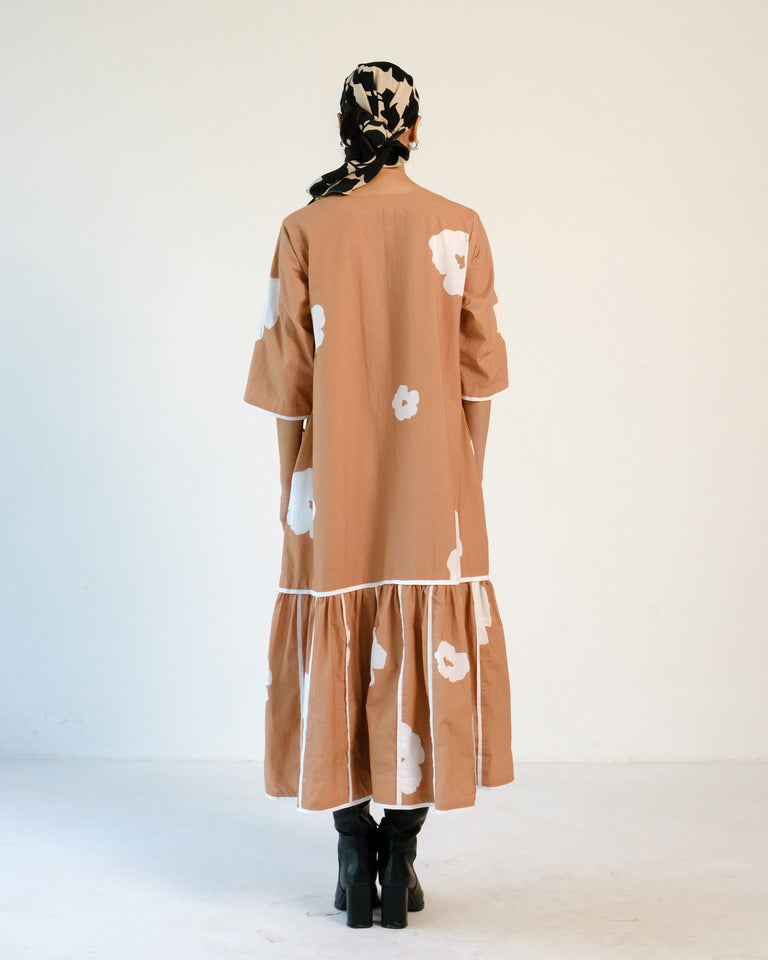 Load image into Gallery viewer, Sylvanmere Floral Dress - Mocha