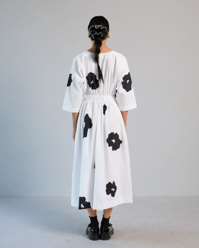 Load image into Gallery viewer, Madera Belt Dress - B&W