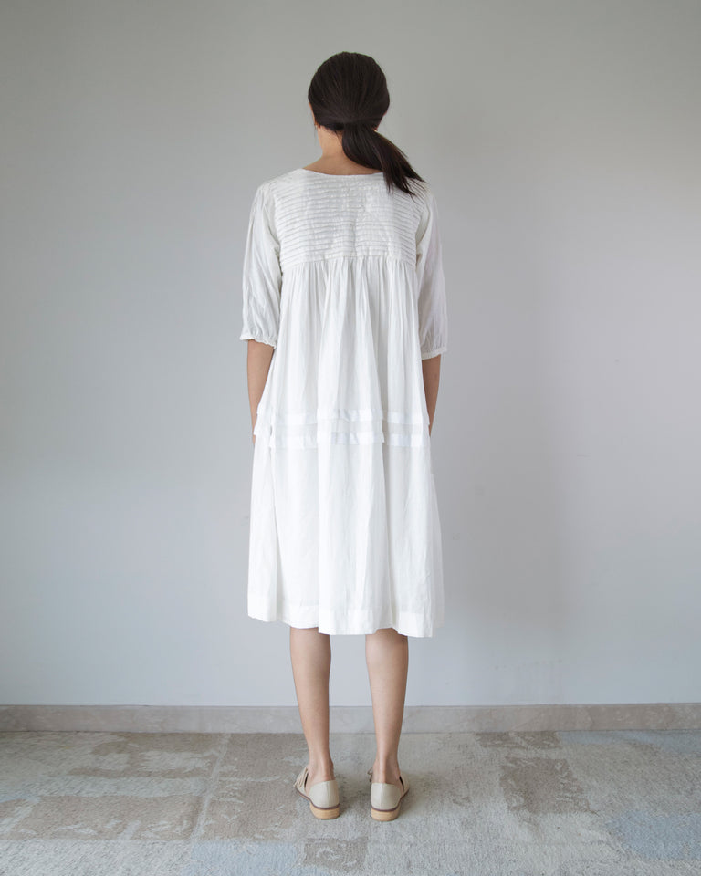 Load image into Gallery viewer, White Pleated Yoke Dress